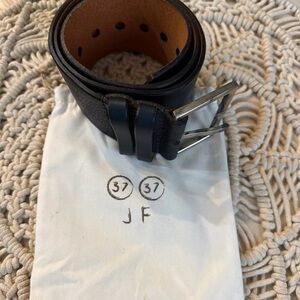 Source Unknown Black Leather Belt with Silver Buckle